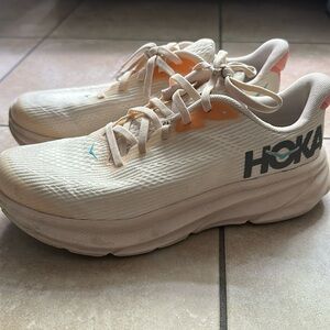 Hoka Clifton 9 Running Shoes
Youth Size: 6Y
Women's Equivalent: 7.5W to 8W